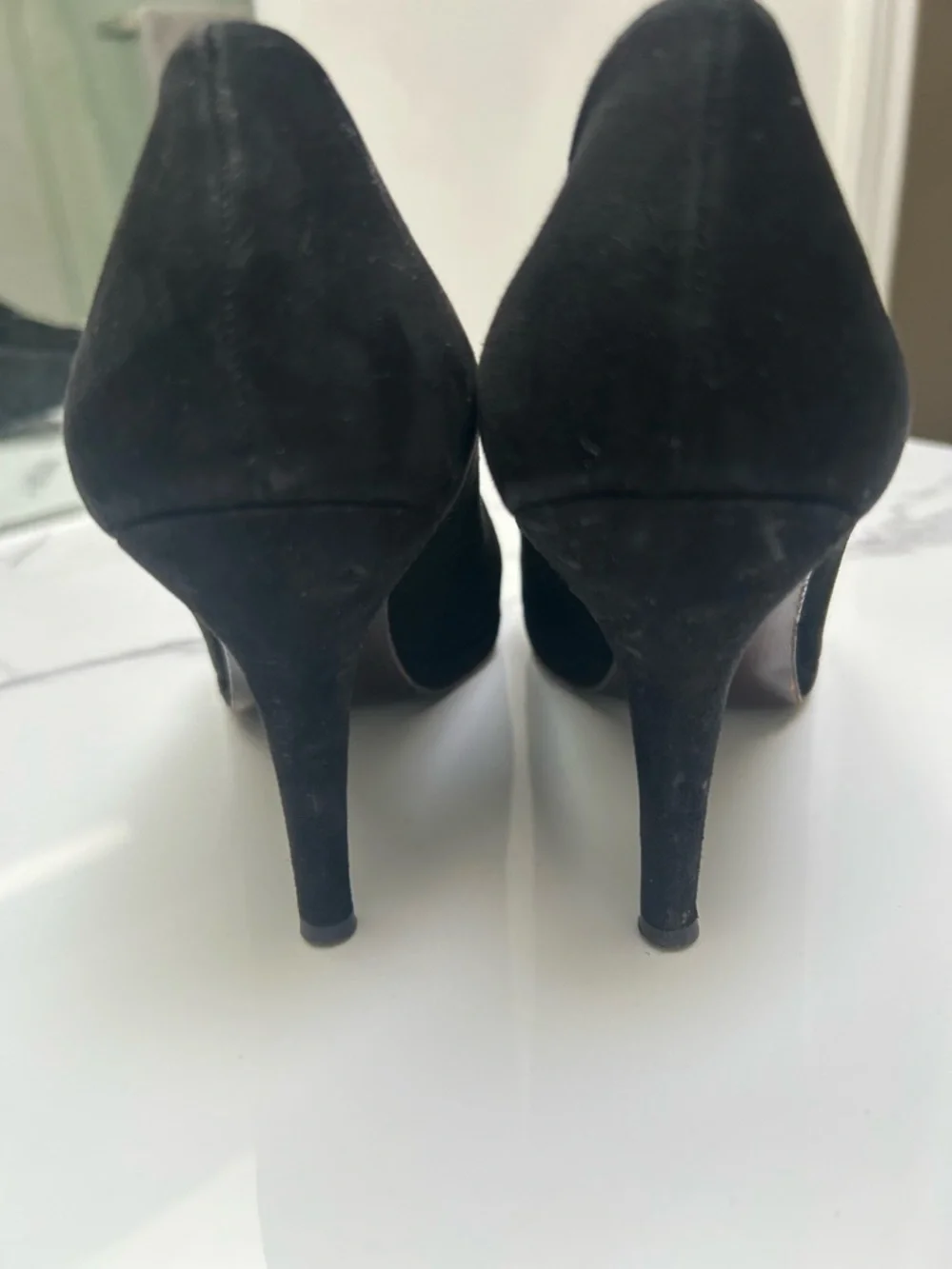 Stuart Weitzman Black Suede Pointed Toe Pumps size 6M - Picture 2 of 9